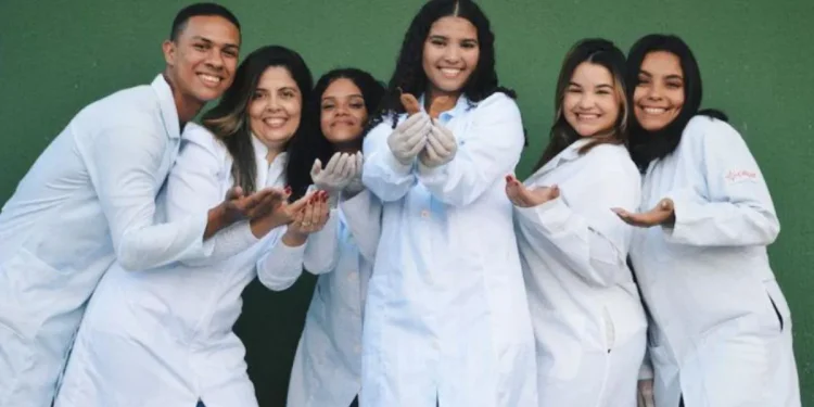 Estudantes baianos desenvolvem biocombustível a partir do tamarindo