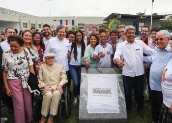 Governo do Estado entrega novas obras de Educação em Feira de Santana