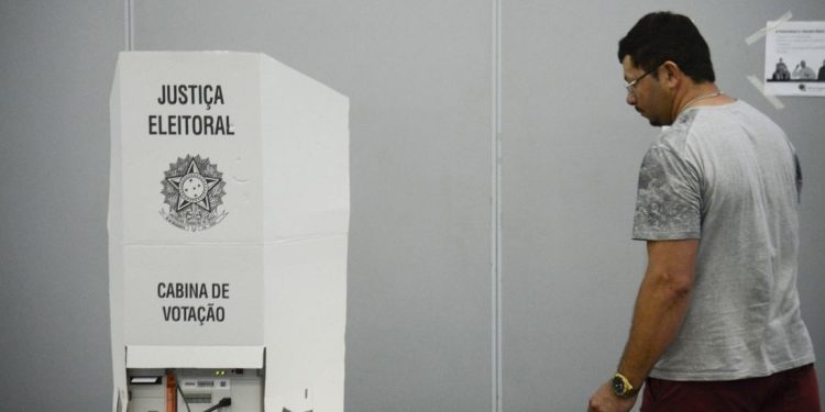 Mudança temporária do local de votação pode ser solicitada até dia 22 de agosto