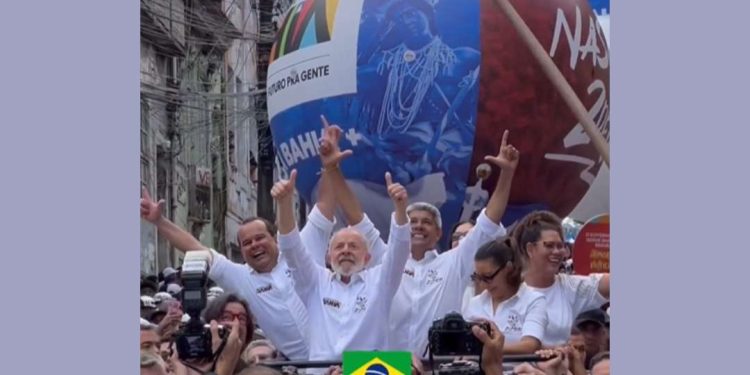 Ao lado de Jerônimo e Geraldo Jr, Lula participa de desfile do 2 de Julho