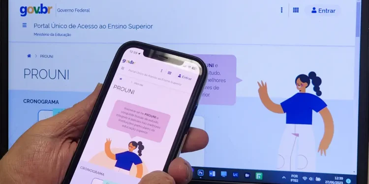 MEC alerta para golpes e ressalta que inscrição no Prouni é gratuita