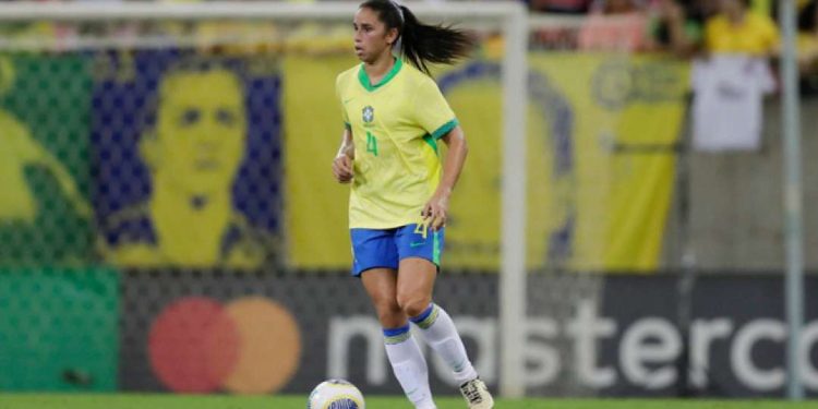 Com baiana na equipe, Seleção de Futebol Feminina estreia nesta quinta nas Olimpíadas