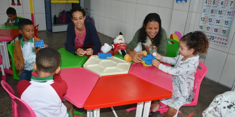 Nomeados mais sete professores aprovados em concurso para a rede municipal