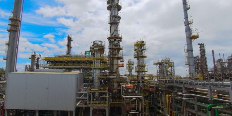 FUP pede cancelamento da venda da refinaria de Mataripe após indiciamento de Bolsonaro