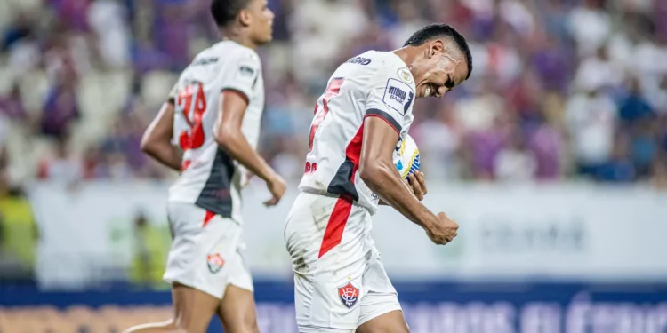 Vitória x Grêmio: veja possíveis escalações, horário e onde assistir
