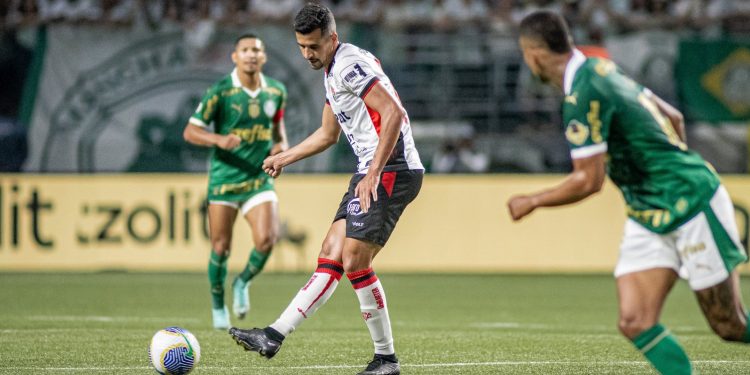 Vitória vence o Palmeiras e deixa a zona de rebaixamento