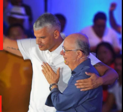 ACM Neto participa da convenção que homologa o nome de José Ronaldo como candidato a prefeito de Feira