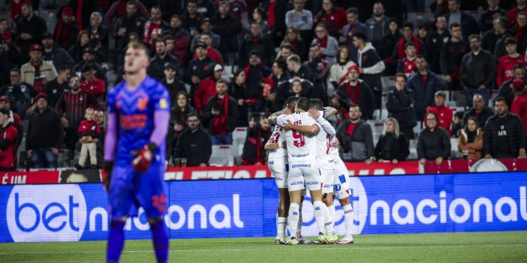 Bahia vence o Athletico Paranaense fora de casa e retorna para o G-4