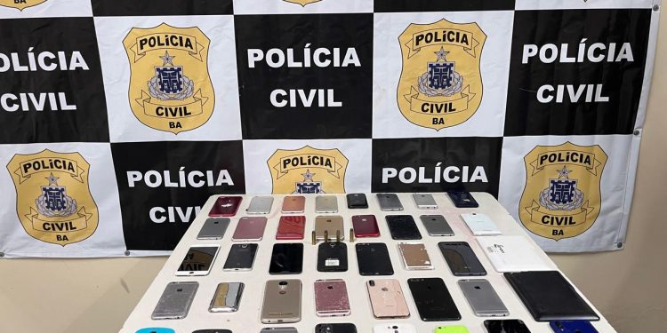 Polícia Civil recupera mais de 150 celulares em Feira de Santana