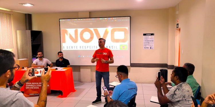 Partido Novo oficializa candidatura de Carlos Medeiros à Prefeitura de Feira de Santana