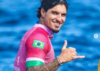 Jogos de Paris: Medina supera Chumbinho e está nas semifinais do surfe