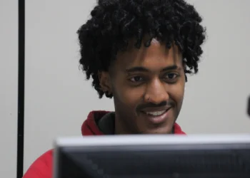 Partiu Estágio convoca 822 universitários para atuar no Estado