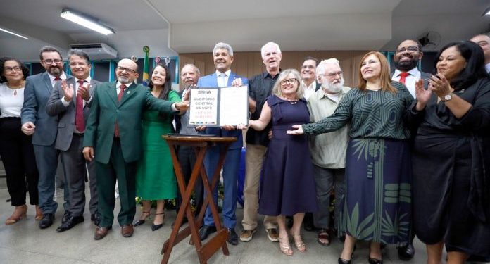 Governador Jerônimo Rodrigues participa da posse da nova vice-reitora da Uefs