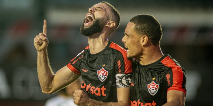 Vitória vence o Cuiabá e deixa a zona de rebaixamento do Brasileirão