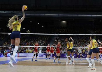 Brasil vence Japão por 3 a 0 no vôlei feminino