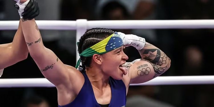 Bia Ferreira conquista o bronze no peso-leve do boxe feminino