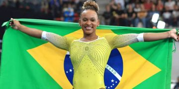 Rebeca Andrade é prata no individual geral na ginástica em Paris