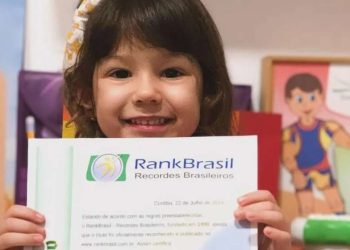 Criança baiana de três anos quebra recorde brasileiro de soletração