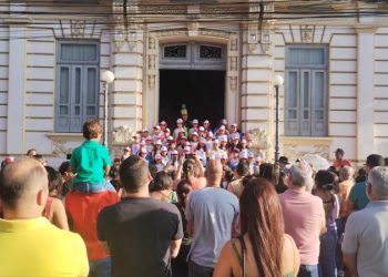 191 anos de Feira: Crianças cantam amor à cidade e iniciam Expedição Histórica na Prefeitura