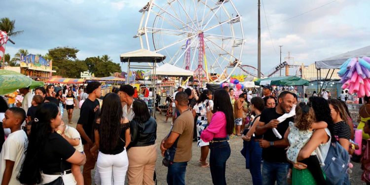 Programação diversificada atrai grande público à Expofeira