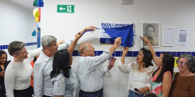 Ampliada e reformada, Prefeitura entrega Escola Municipal Ester da Silva Santana