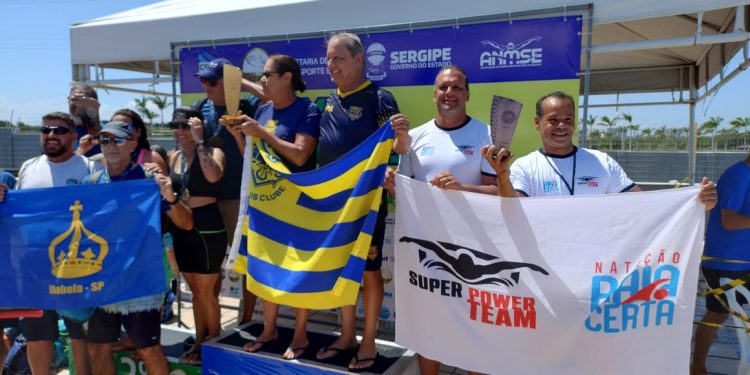 Equipe de natação feirense é destaque na Copa Brasil Master