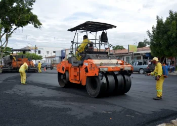 Prefeitura de Feira avança com obras de asfaltamento no distrito de Maria Quitéria