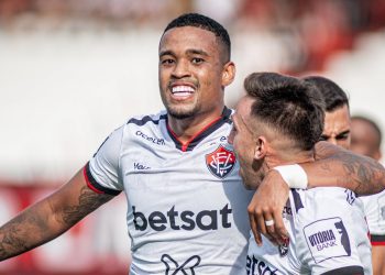 Vitória vence o Atlético-GO fora de casa pelo Brasileirão