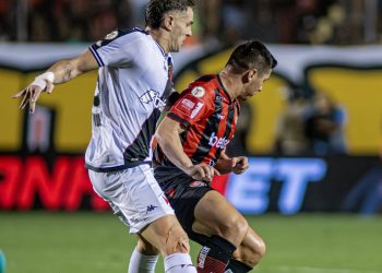 Vitória perde para o Vasco e permanece na zona de rebaixamento