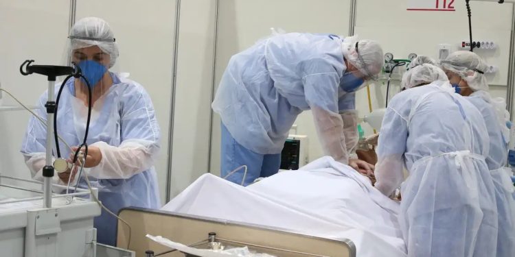 Covid-19 é responsável por metade das mortes por doenças respiratórias