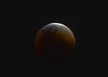 Eclipse parcial da Lua acontece hoje