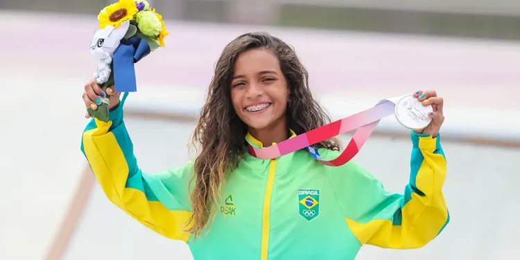 Com virada no fim, Rayssa Leal é bicampeã mundial de skate street