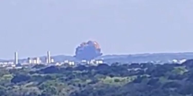 Avião da FAB cai em região metropolitana de Natal