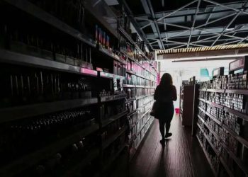 Apagão em SP: 900 mil clientes ainda estão sem luz, diz Enel