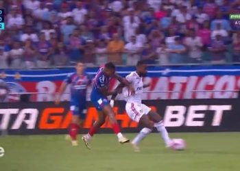 Bahia perde para o Flamengo e sai vaiado da Arena Fonte Nova