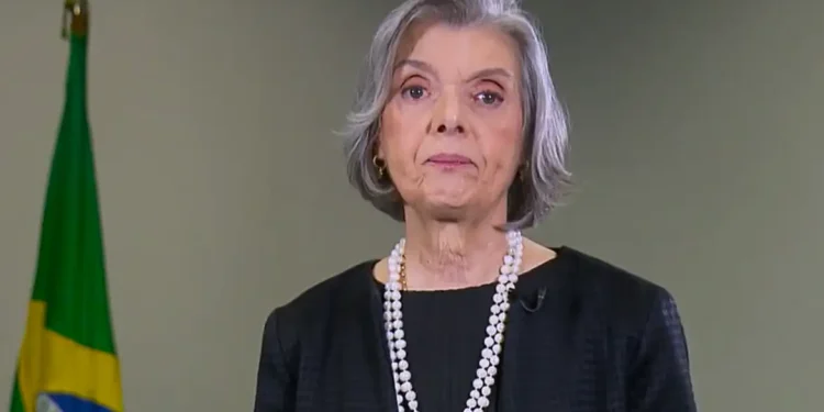 Voto é poderoso instrumento de transformação social, diz Cármen Lúcia