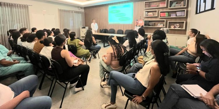 Fundação Hospitalar capacita profissionais de saúde sobre prevenção da sífilis gestacional