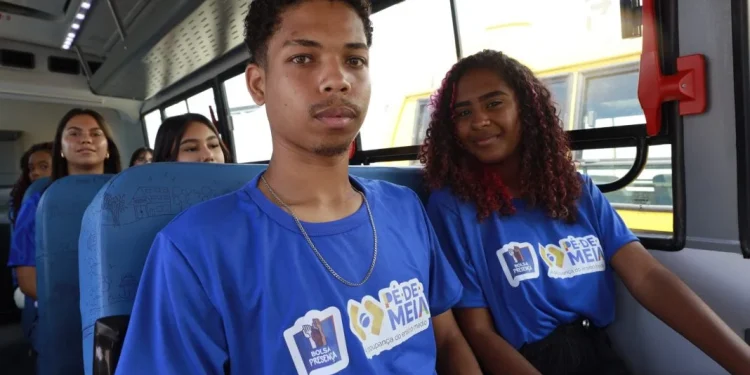 Governo garante gratuidade de transporte para candidatos do Enem, na capital e no interior