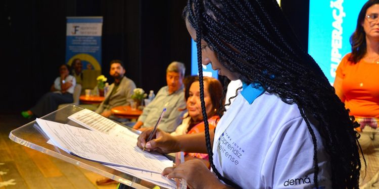 Resultados do Programa Jovem Aprendiz Feirense serão apresentados terça-feira