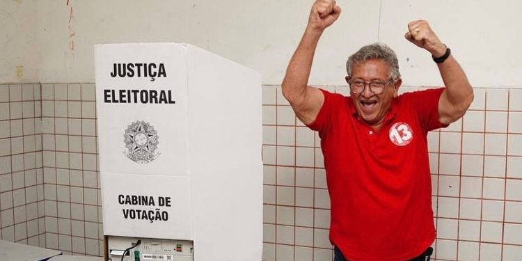 Luiz Caetano é eleito prefeito em Camaçari