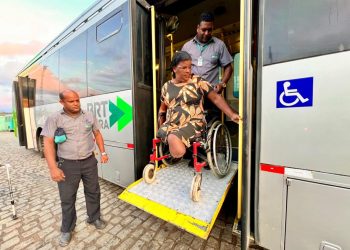 Semob e Empresa Rosa capacitam cadeirantes para o uso das plataformas de acessibilidade