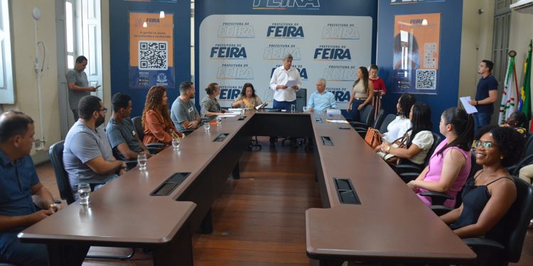 Mais oito professores são empossados na rede municipal