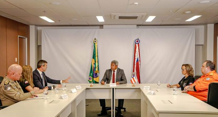 Governador se reúne com os chefes das forças de segurança da Bahia