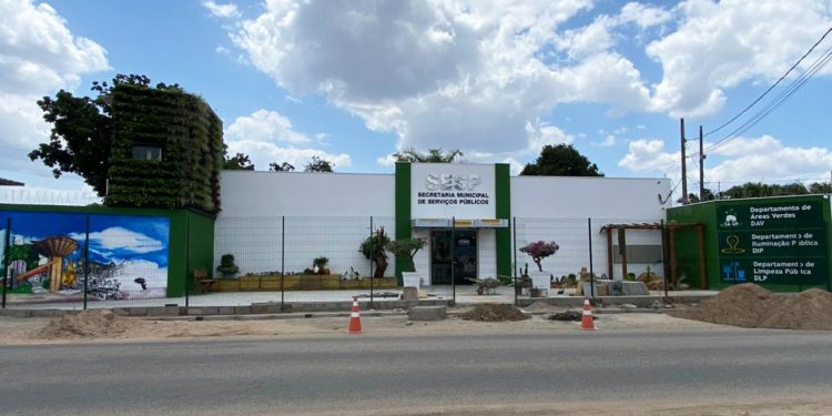 Fachada da Secretaria de Serviços Públicos é revitalizada com projeto sustentável