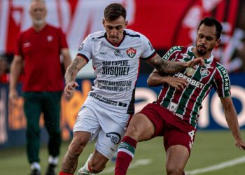 Vitória bate o Fluminense e segue fora da zona de rebaixamento