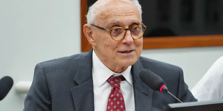 Em tratamento contra o câncer, Eduardo Suplicy agradece apoio