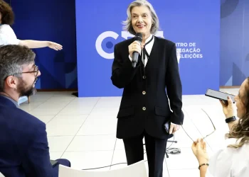 Cármen Lúcia promete pesquisa sobre motivos de abstenção