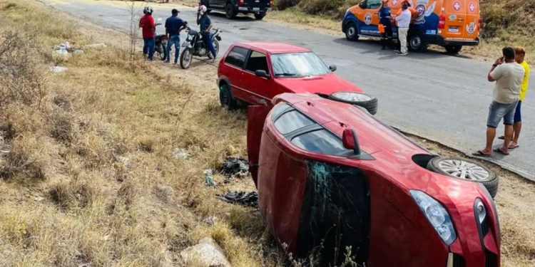 Acidente grave deixa cinco pessoas feridas na BA-120