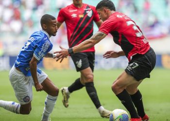Bahia arranca empate com o Athletico-PR na Fonte Nova