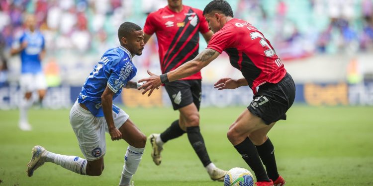 Bahia arranca empate com o Athletico-PR na Fonte Nova